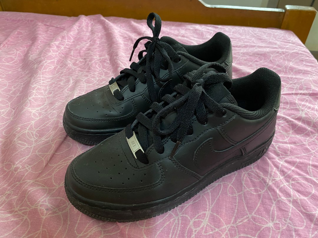 nike airforce triple black