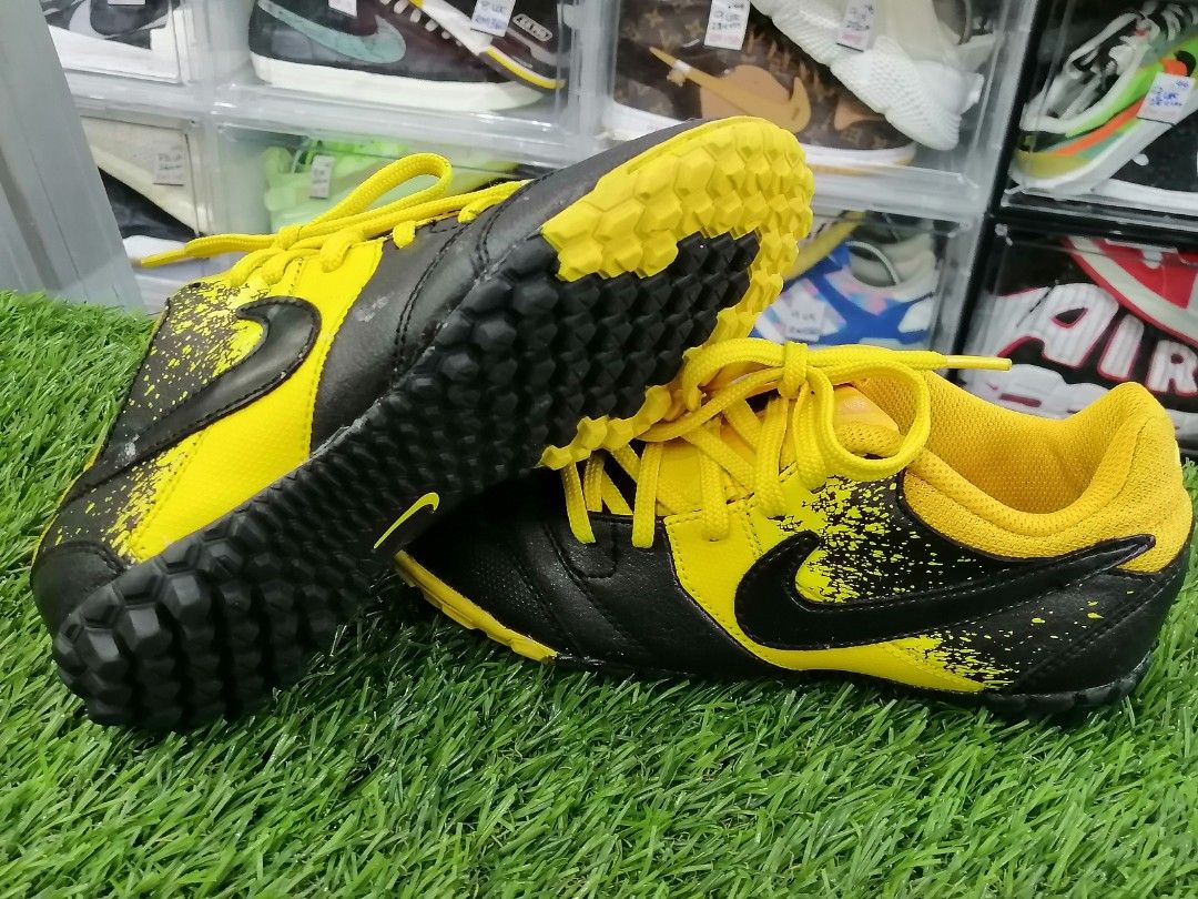 Kasut deals nike futsal