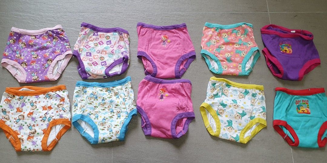 Pinkfong Baby Shark/ Cocomelon Girls (3T) Training Pants (10 pairs
