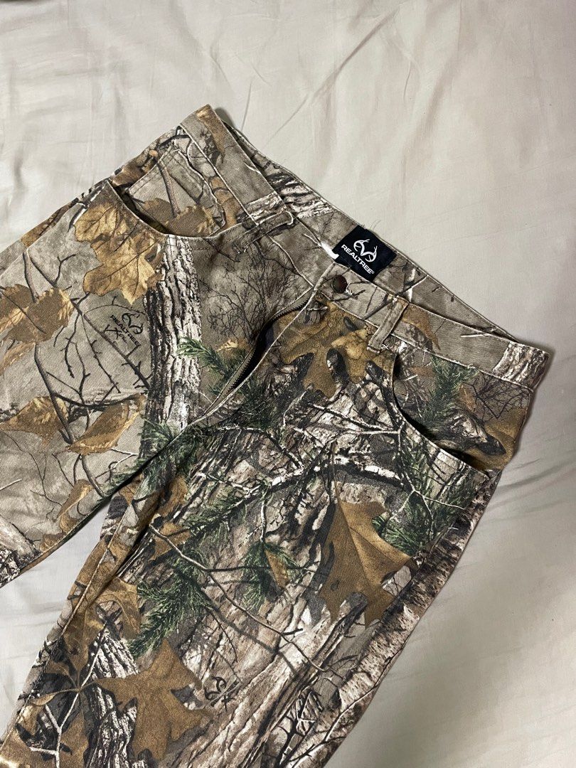 Realtree hunting pants Men s Fashion Bottoms Jeans on Carousell