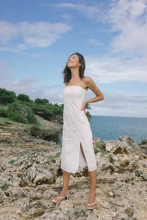 RRP $43! Lovengold faye embroidered midi dress in white