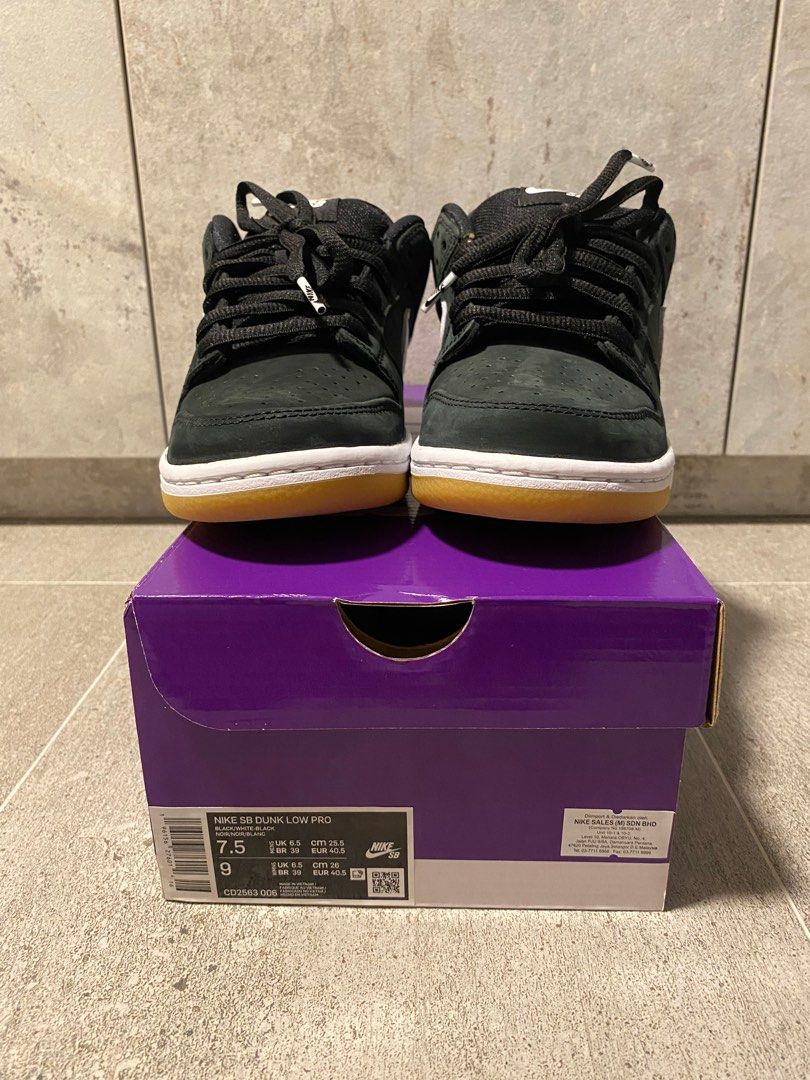 sb dunk low black gum
