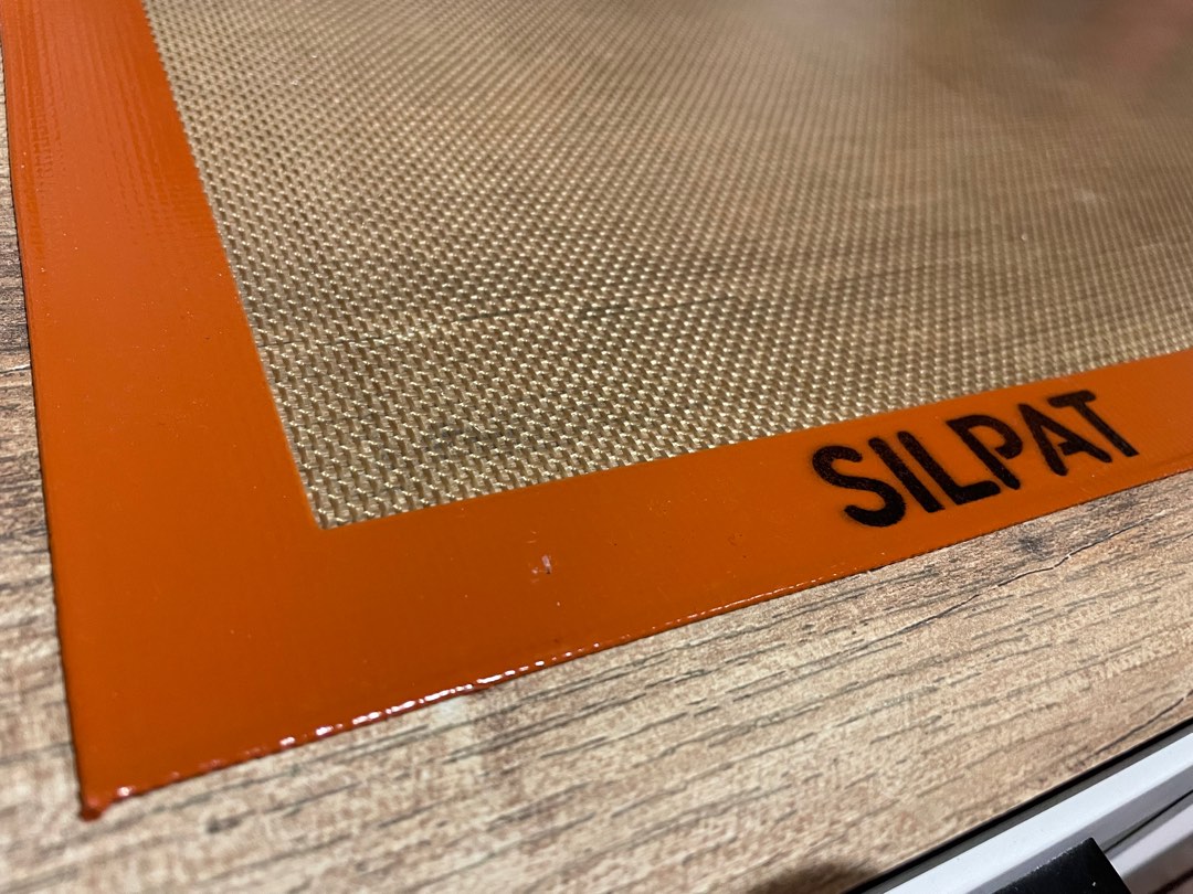 Silpat mat, Furniture & Home Living, Kitchenware & Tableware, Bakeware