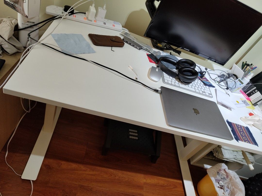 Ikea SKARSTA standing Desk height adjustable (sit/stand), 傢俬＆家居, 傢俬