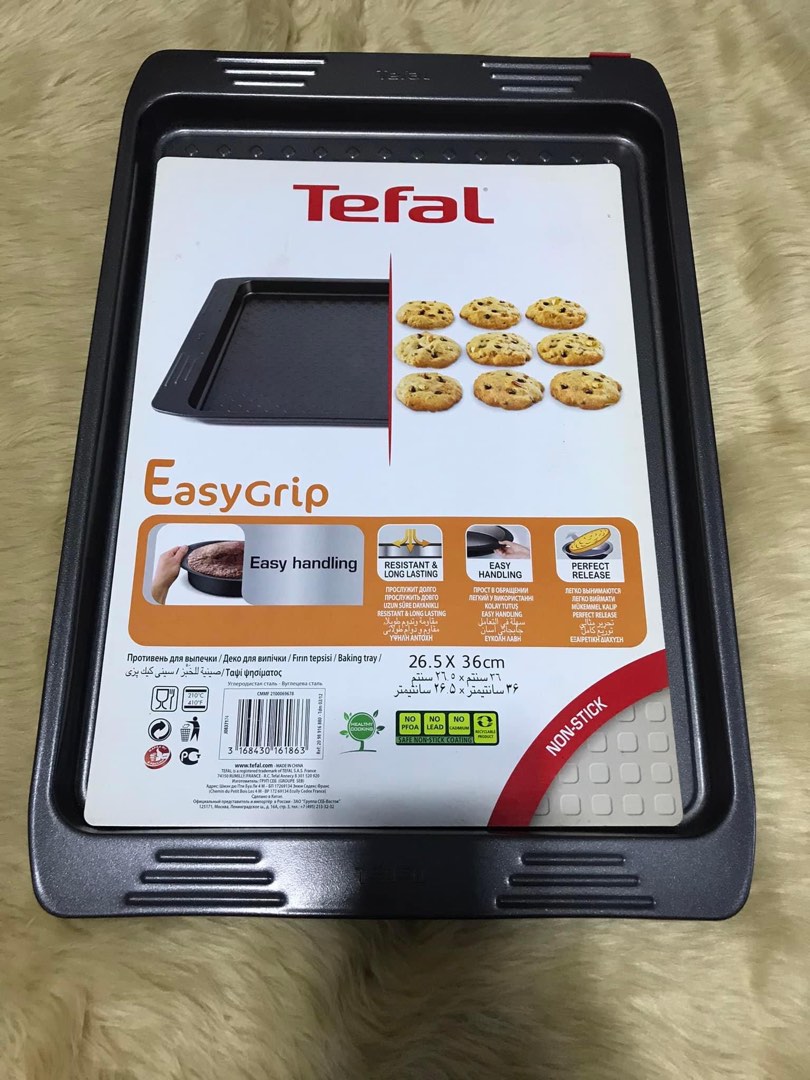 Tefal non stick baking tray, Furniture & Home Living, Kitchenware