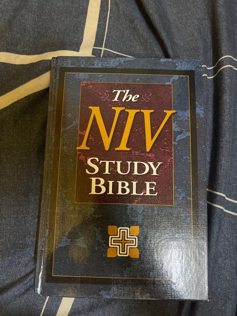 the NIV study bible zondervan, Hobbies & Toys, Books & Magazines, Religion Books on Carousell