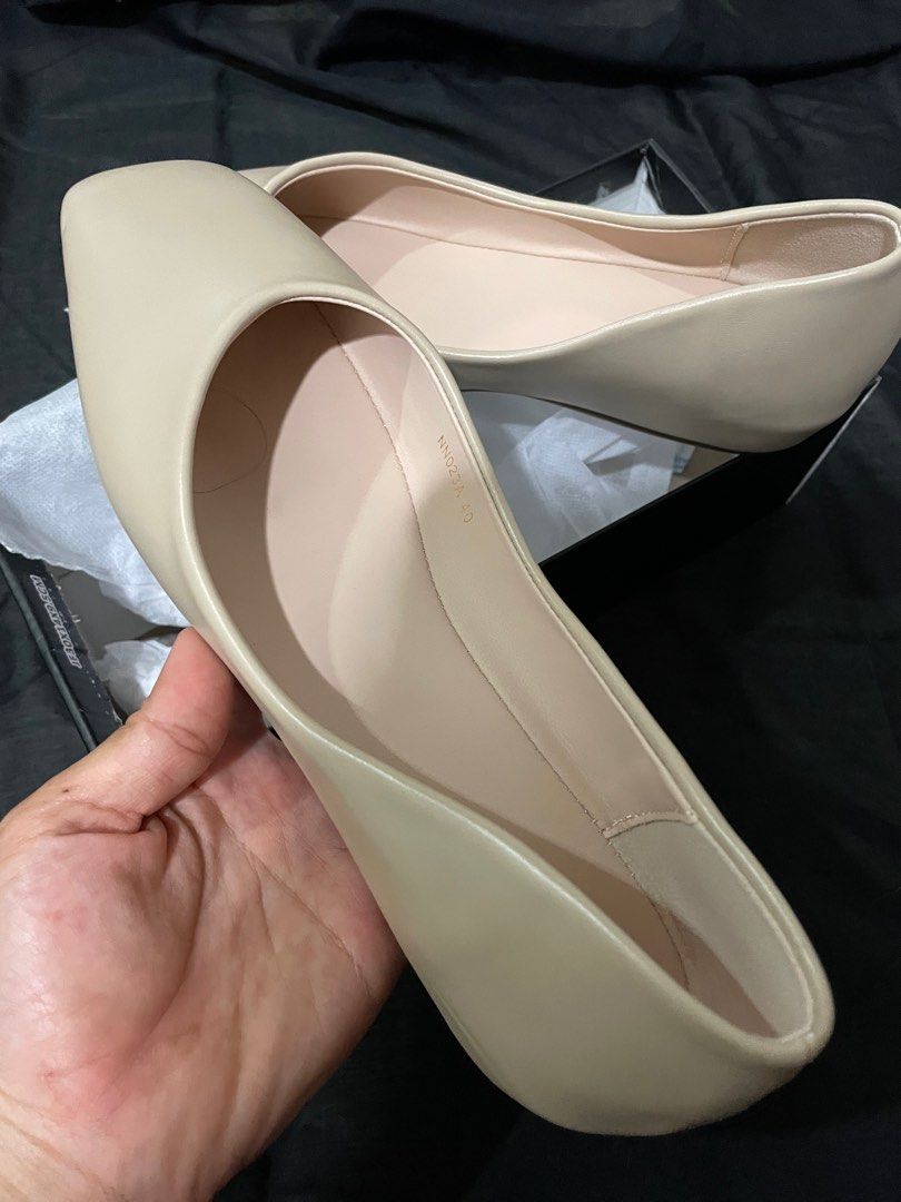 Tomaz in Nude, Women's Fashion, Footwear, Wedges on Carousell
