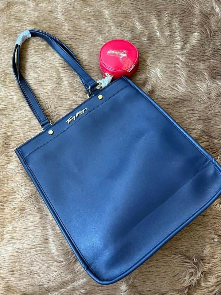 TOMMY HILFIGER QUINN TOTE NAVY BLUE BAG on Carousell