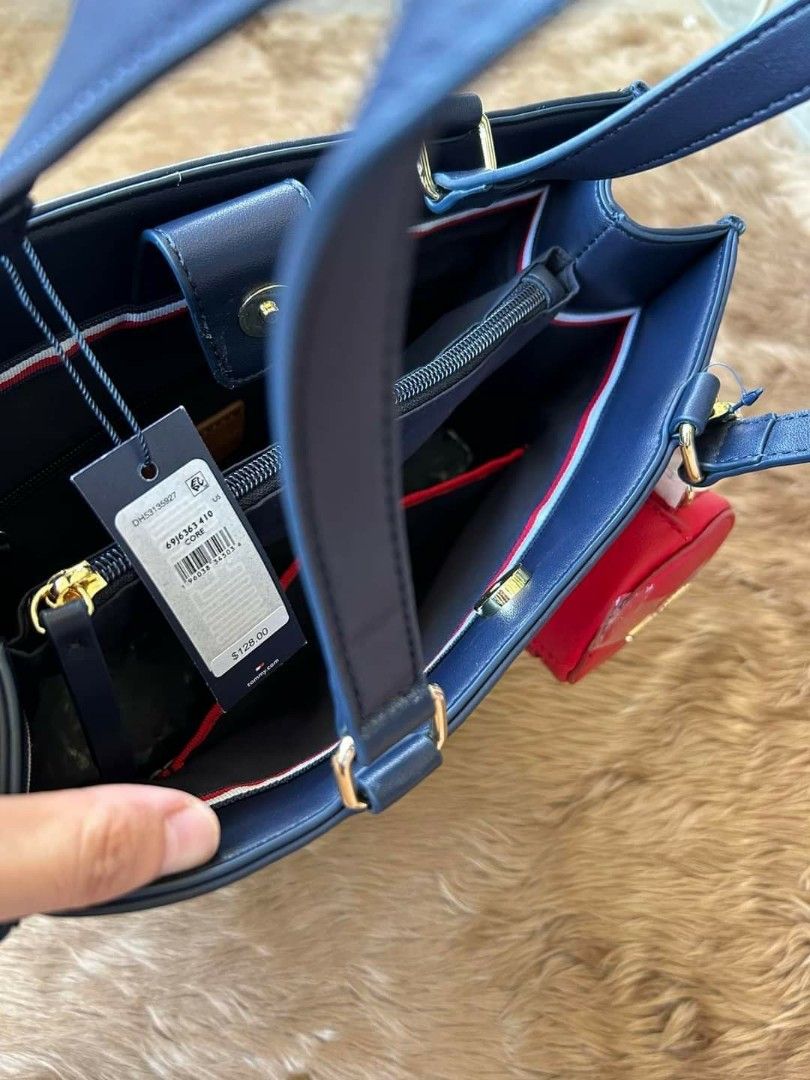 TOMMY HILFIGER QUINN TOTE NAVY BLUE BAG on Carousell
