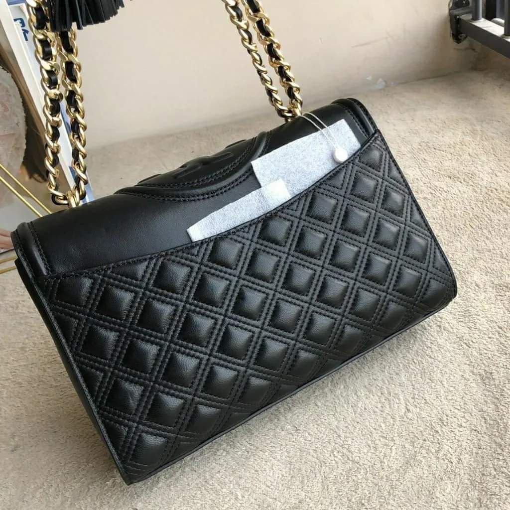 Tory Burch Fleming Convertible Bag Black (Category: Luxury Bags & Wallets) located in Rizal. Submitted by LuxbyMarifrance (Listing ID 1220512920, Image 2). Description: 🏷️ 4,000 only+ SF 🛍️ T Fleming Leather Convertible Shoulder Bag 📏 10 1/2”W x 7 1/2”H x 3”D. (Interior capacity: small.) 📌 with tag, dust bag, paper bag ✨All trademarks, logos and brand names are reserved and property of the original brand owners. #toryburchbagph #toryburchbagp