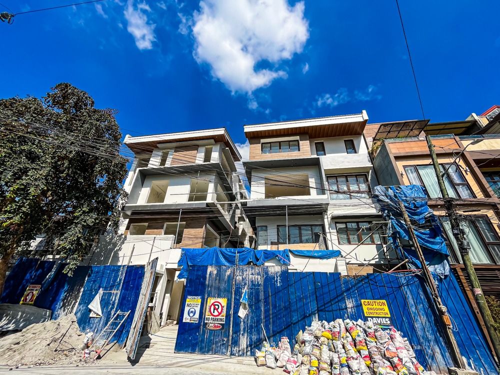 Townhouse Cubao Quezon City nr New Manila San Juan Greenhills on Carousell