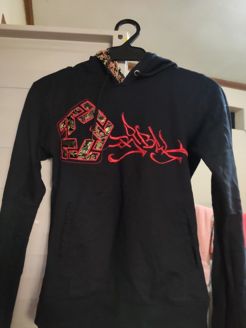 Tribal Hoodie Jacket (Category: Coats, Jackets and Outerwear) located in Taguig. Submitted by im_paula (Listing ID 1220336280, Image 1). Description: For sale Tribal hoodie Jacket XS used twice SF to be shouldered by buyer.