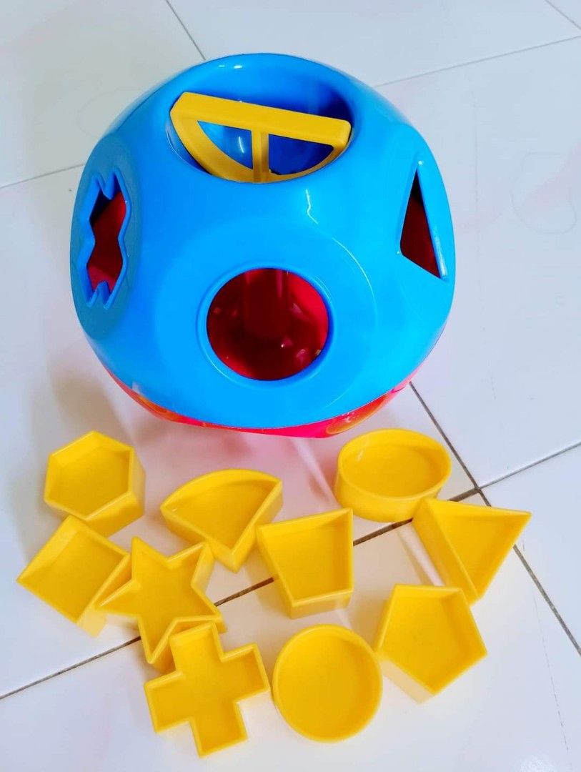 Tupperware shape sorter, Hobbies & Toys, Toys & Games on Carousell