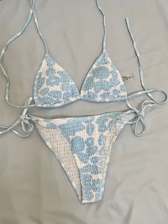 Two-piece Bikini (triangle top)