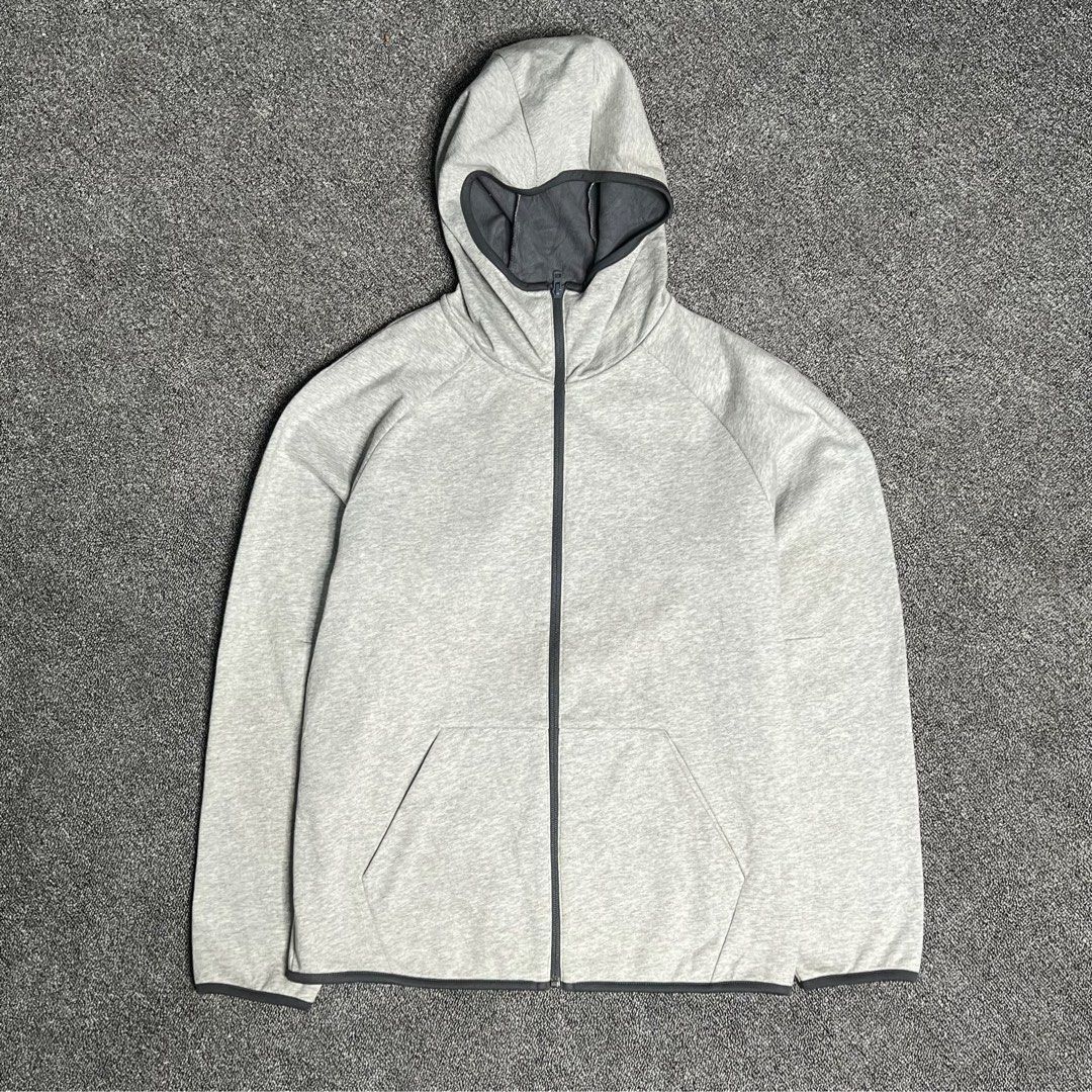 Uniqlo softshell jacket