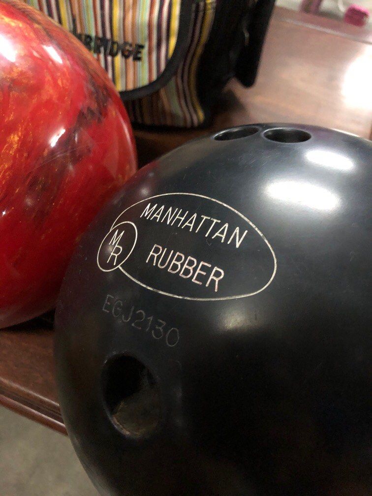 Vintage bowling balls Sparkle 2 Manhattan Rubber set, Sports Equipment