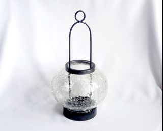Vintage COUNTRY ROAD hurricane lamp, crackle glass and metal, 12.5 in. H x 6 in. diameter, slightly used