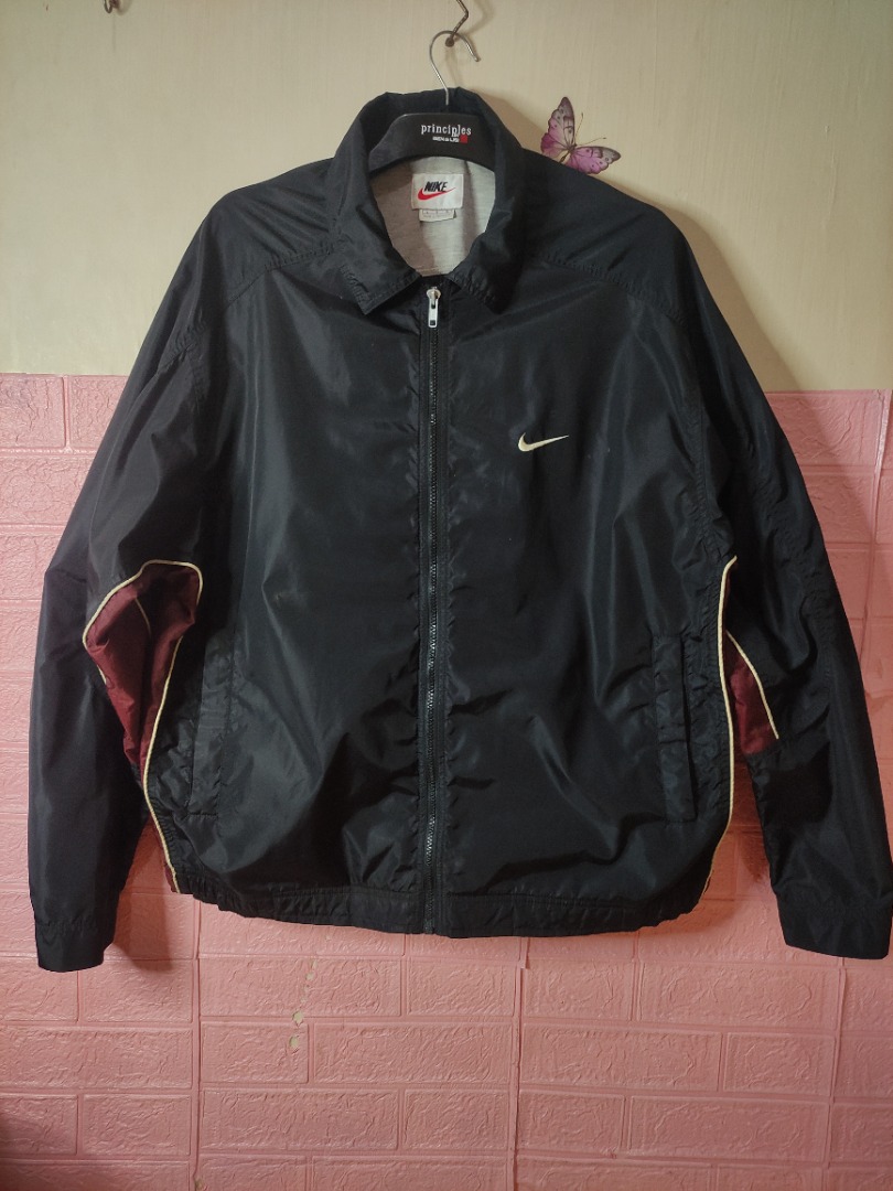 nikewind breaker