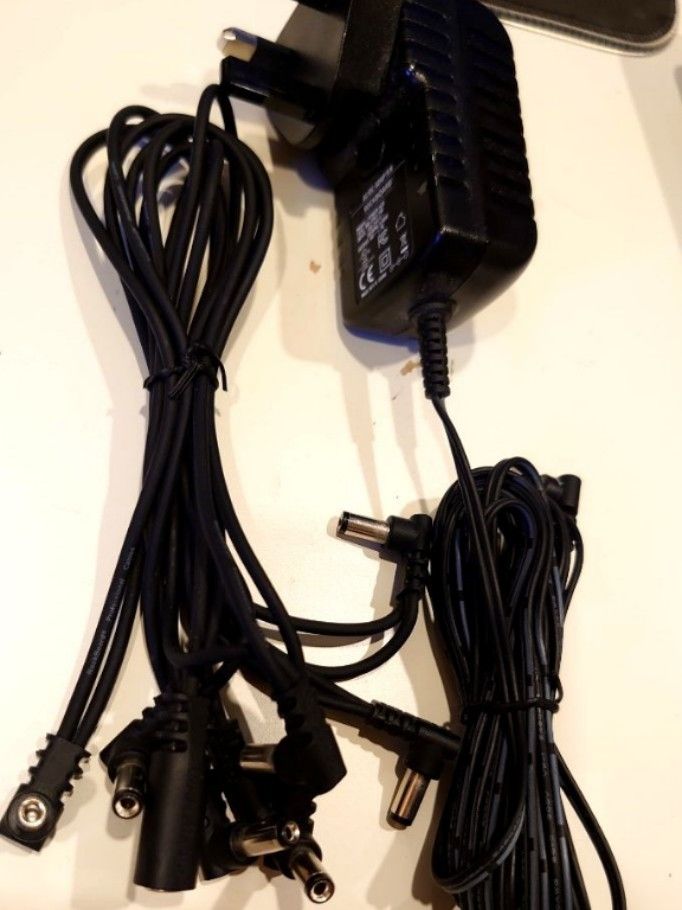EU/UK/US/AU Plug 9V Power Supply Adapter For Boss Delay Pedal DD3 PSA 120s Me 50 Me 70 Me 80 Power Supply 618b2e7317bbad8519906f03