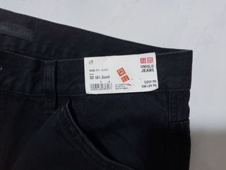 Buy at $59.9 Uniqlo Wide Fit Jeans ,never wear label tag still on