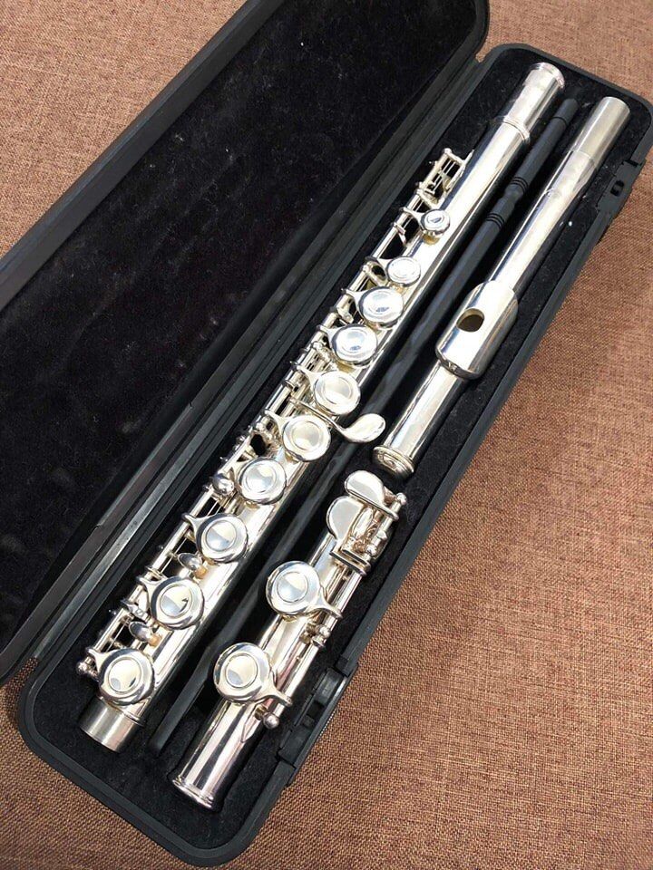 Yamaha Flute 221 (Category: Musical Instruments) located in Malolos. Submitted by focus22 (Listing ID 1220339098, Image 1). Description: Available Now Yamaha Flute 221 In very good condition pls pm us for more details thank you.