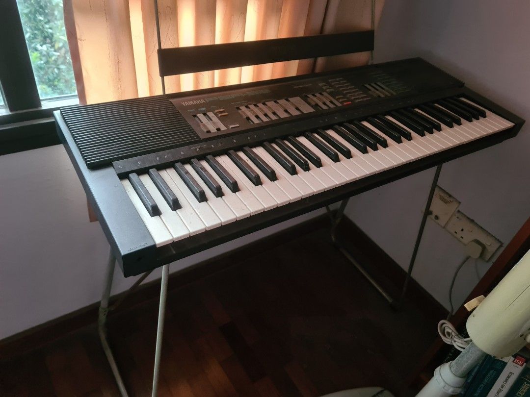 Yamaha PSR32 Keyboard, Everything Else on Carousell