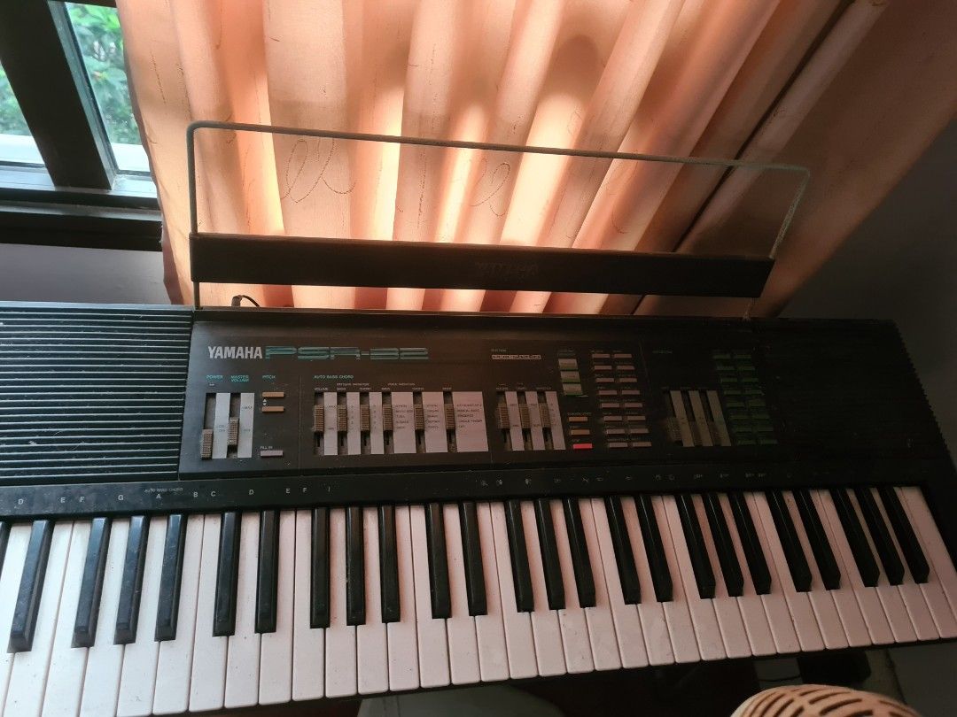 Yamaha PSR32 Keyboard, Everything Else on Carousell