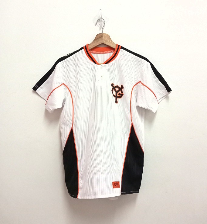 Yomiuri Giants Jersey, Men's Fashion, Activewear on Carousell