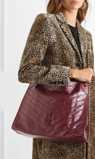 (Category: ) located in . Submitted by HandbagsAddictHere (Listing ID 1220452556, Image 1). Description: .