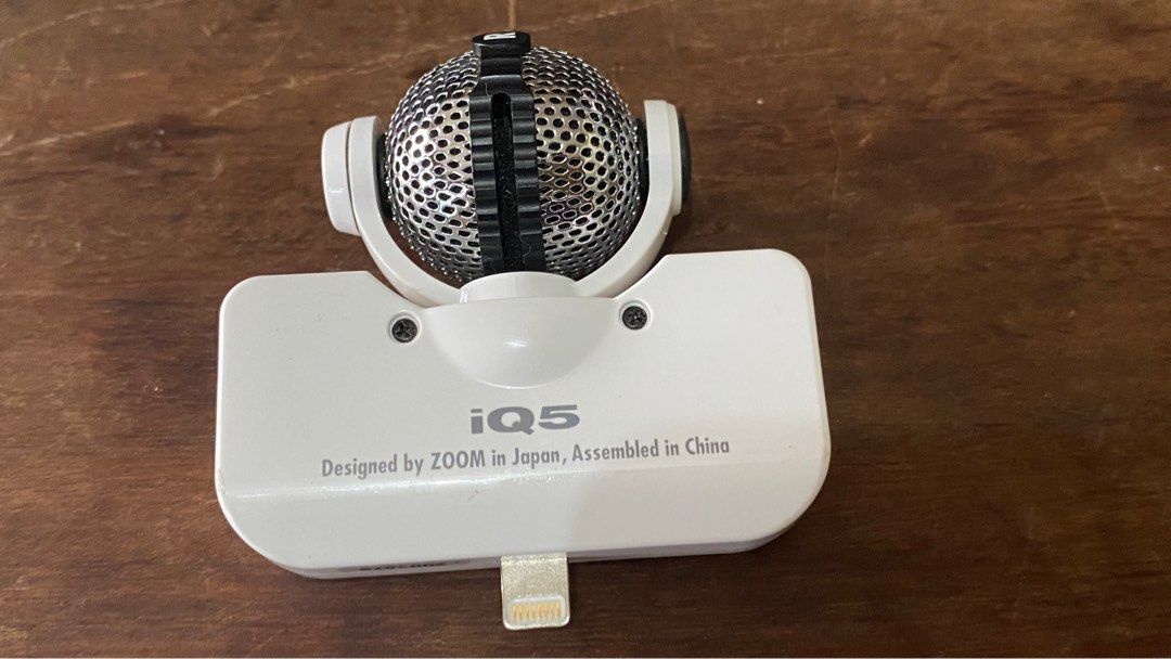 Zoom iQ5 stereo Microphone for IOS gadgets iPad-iPhone (Category: Microphones) located in Tabaco. Submitted by cinemahilig (Listing ID 1220328365, Image 2). Description: Good working condition. Last price posted. Buyer shoulders shipping. Item location: Tabaco City, Albay. 09395763344.