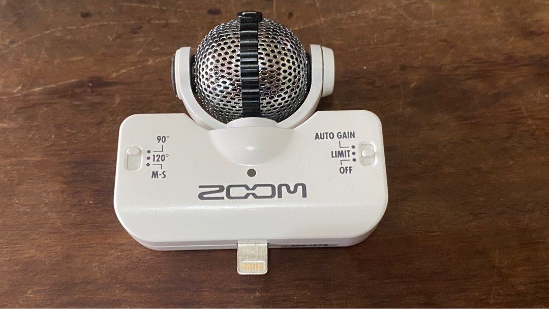 Zoom iQ5 stereo Microphone for IOS gadgets iPad-iPhone (Category: Microphones) located in Tabaco. Submitted by cinemahilig (Listing ID 1220328365, Image 1). Description: Good working condition. Last price posted. Buyer shoulders shipping. Item location: Tabaco City, Albay. 09395763344.