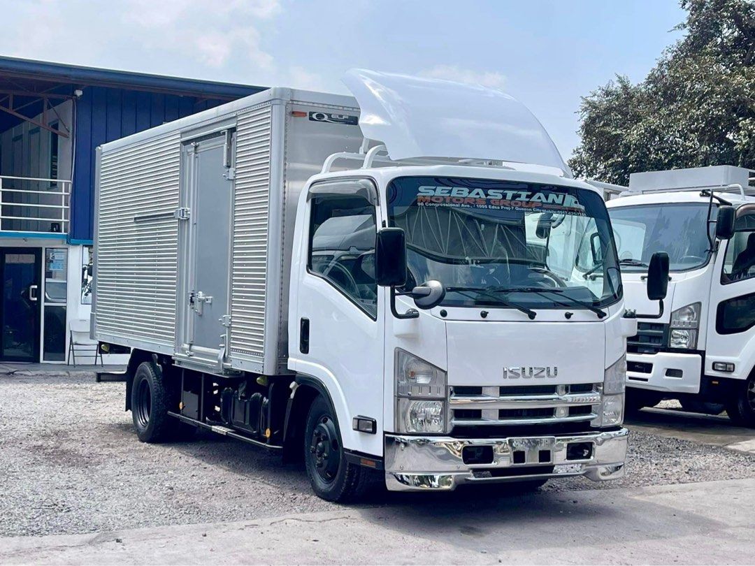Isuzu elf closed van on sale