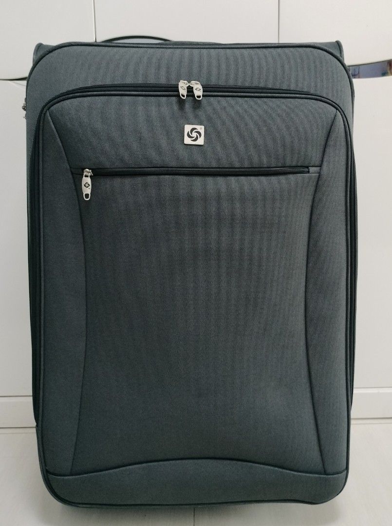 33 inch Super Extra Large Samsonite Luggage ( FREE Delivery! ), Hobbies