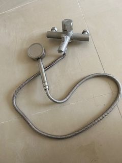 不銹鋼水龍頭。
