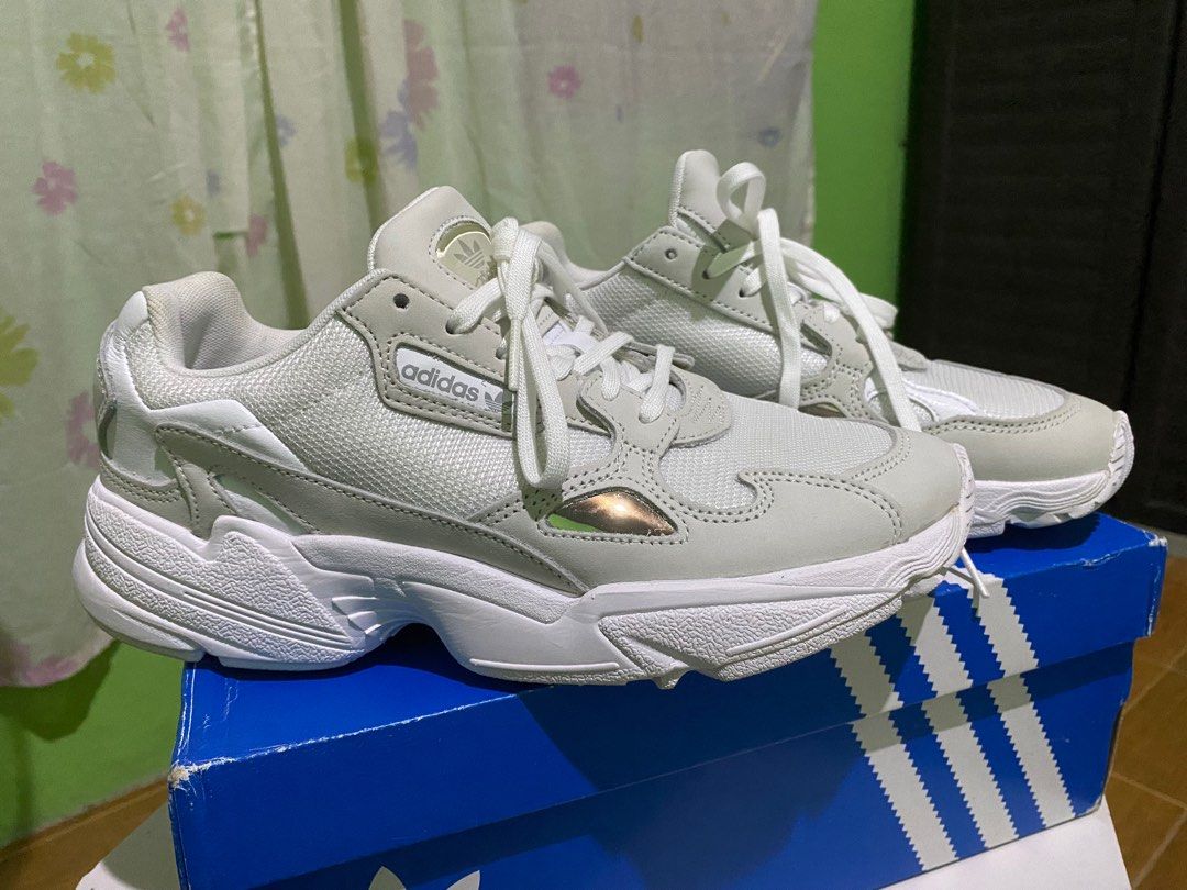 Adidas best sale falcon replicas
