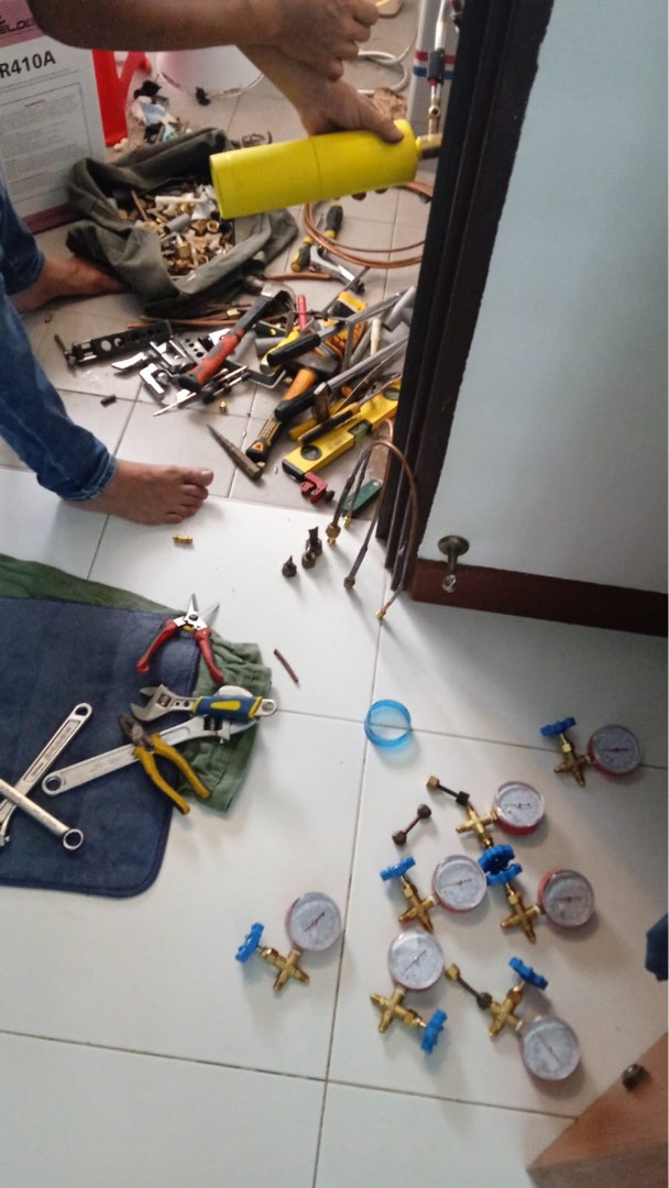 Aircon pressure test/gas leakage/refrigerant leak, Home Services