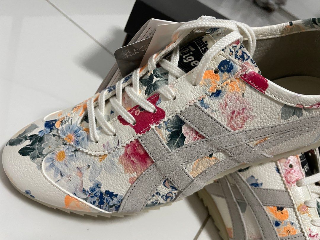 Authentic Onitsuka Tiger Mexico 66 size US7.5 (Category: Sneakers) located in Singapore. Submitted by busycell (Listing ID 1220655559, Image 3). Description: Mexico 66 - Brand new with box and tags from Japan. Buy from boutique in Feb 2023… comes with paper bag too. Limited edition, very sweet flowers print on leather upper. US 7.5 (24.5cm) Lowest price in carousell. Full set except invoice. Any questions, please ask. Low ballers. NO thanks .