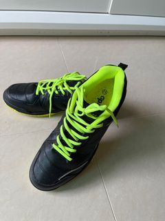 Sport shoes 