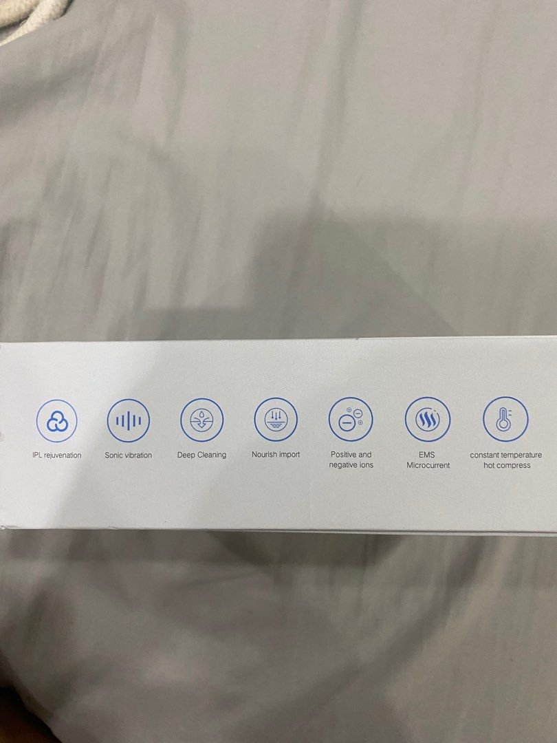 Red light Beauty device (Category: Face Care) located in Pasay City. Submitted by thrift_from_me (Listing ID 1220678115, Image 3). Description: Skin rejuvination Facial lifting Wrinkle improver EMS tightening.