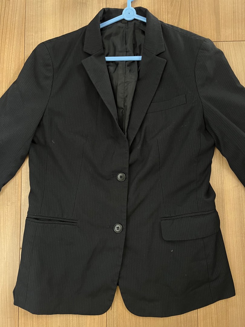 Black Uniqlo thin blazer, Women's Fashion, Coats, Jackets and Outerwear ...