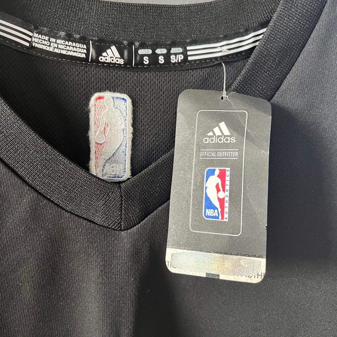 [BNWT] NBA Spurs Aldridge Jersey (Category: Activewear) located in Singapore. Submitted by sebastian.cheng.75 (Listing ID 1220684871, Image 3). Description: Buy more than two pieces for lower price! - Authentic - RFS: Clearing wardrobe - Condition: Brand new with tag, unworn Self-collect preferred! Meet-up also ok but location at my convenience, can be discussed! :) Open for nego too..
