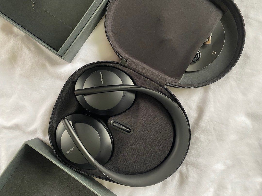 BOSE Noise Cancelling Headphones 700 w charging case Audio Headphones Headsets on Carousell