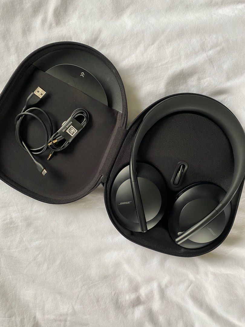 BOSE Noise Cancelling Headphones 700 w charging case Audio Headphones Headsets on Carousell