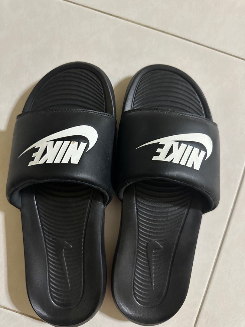 mens nike flip flops size 14