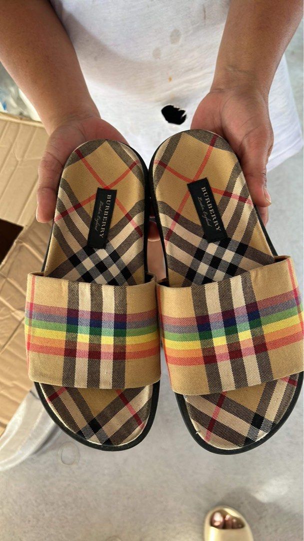 Burberry, Women's Fashion, Footwear, Slippers and slides on Carousell