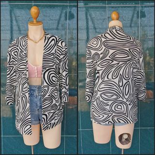 cardigan 3fourths sleeves medium to Large chicos