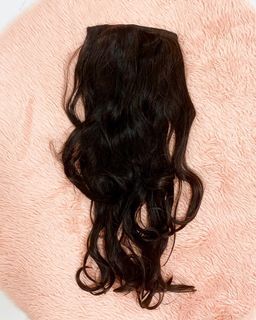 CLIP IN HAIR EXTENSION