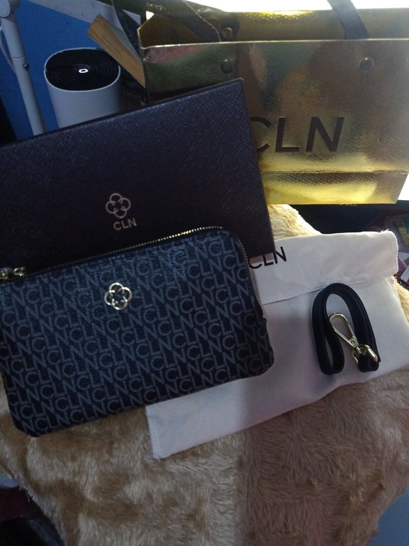 CLN PH Brainy Sling Bag (Black), Women's Fashion, Bags & Wallets, Cross-body  Bags on Carousell