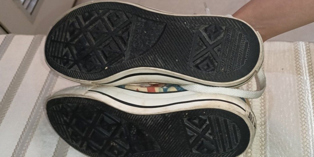 wonder woman converse amazon