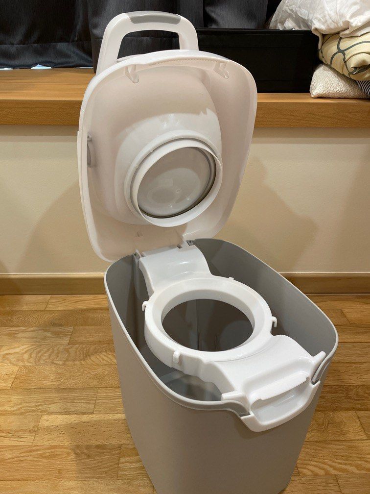 Diaper bin, Babies & Kids, Bathing & Changing, Other Baby Bathing